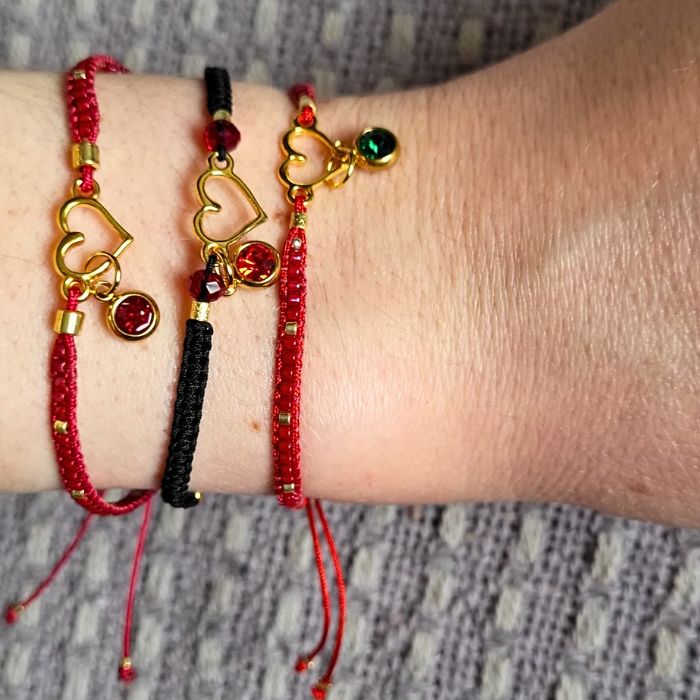 Min Valentine armbånd – Justerbar kærlighedsgave med perler og macramé