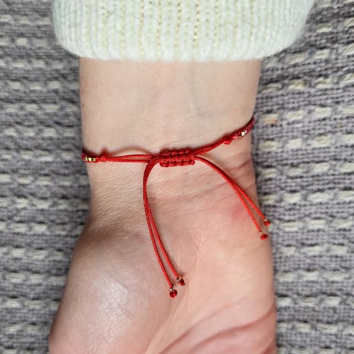 Min Valentine armbånd – Justerbar kærlighedsgave med perler og macramé