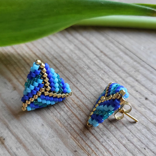 Trekant øreringe – Små og farverige Miyuki-designs