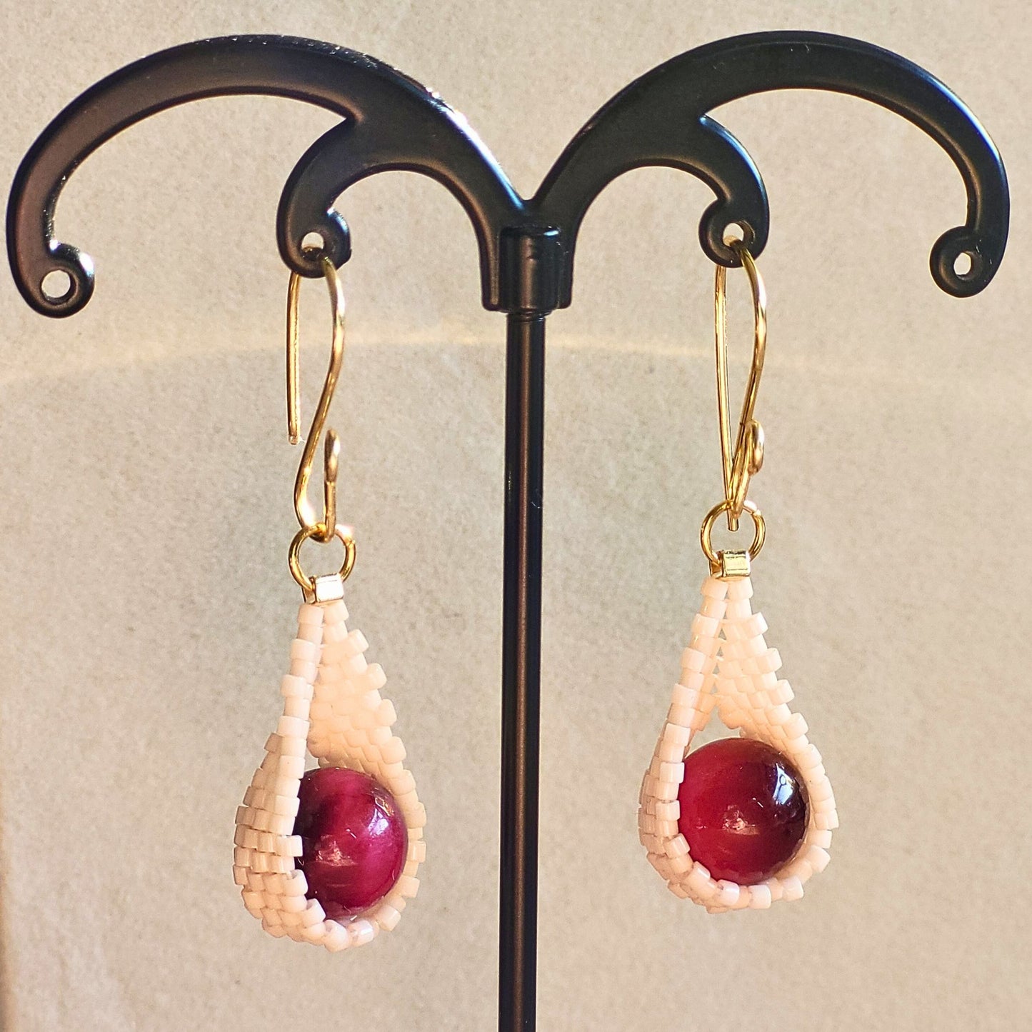 Perla – dråbeformede øreringe med et strejf af elegance