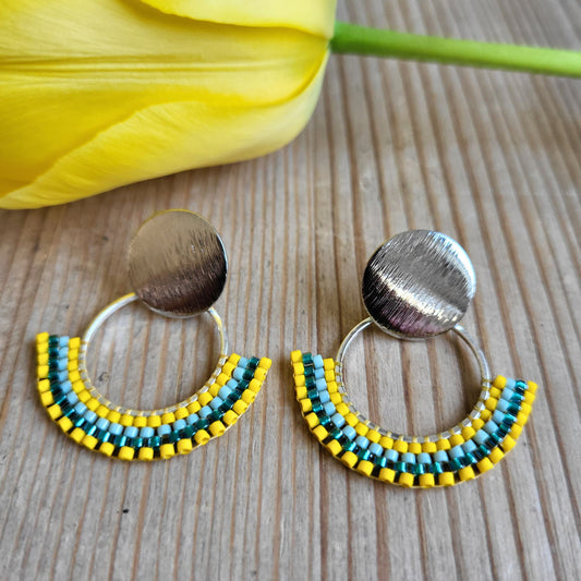 Lykke øreringe – Let og farverig elegance til hverdag og fest