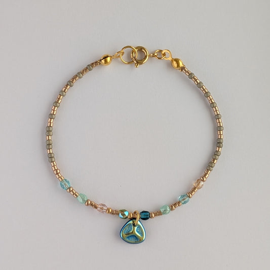 Sofie armbånd – håndlavet armbånd med Miyuki-perler og tjekkiske krystaller af høj kvalitet