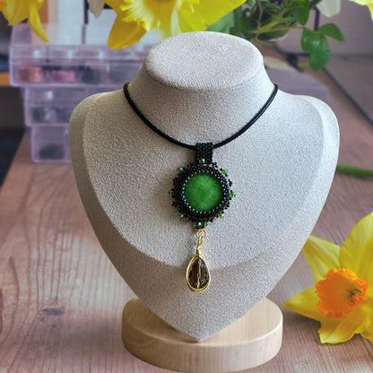 Cabochon halskæde – Håndlavet choker med krystal eller natursten