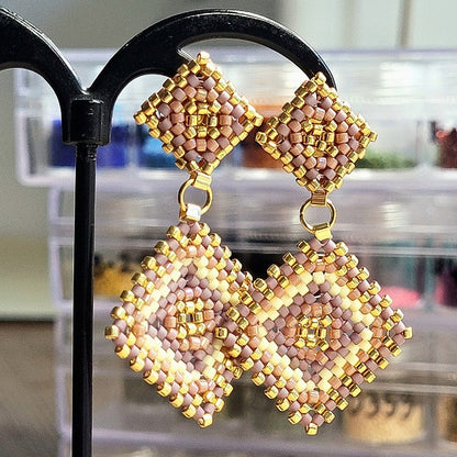 Diamantformede håndlavede øreringe med Miyuki-perler – Amelia