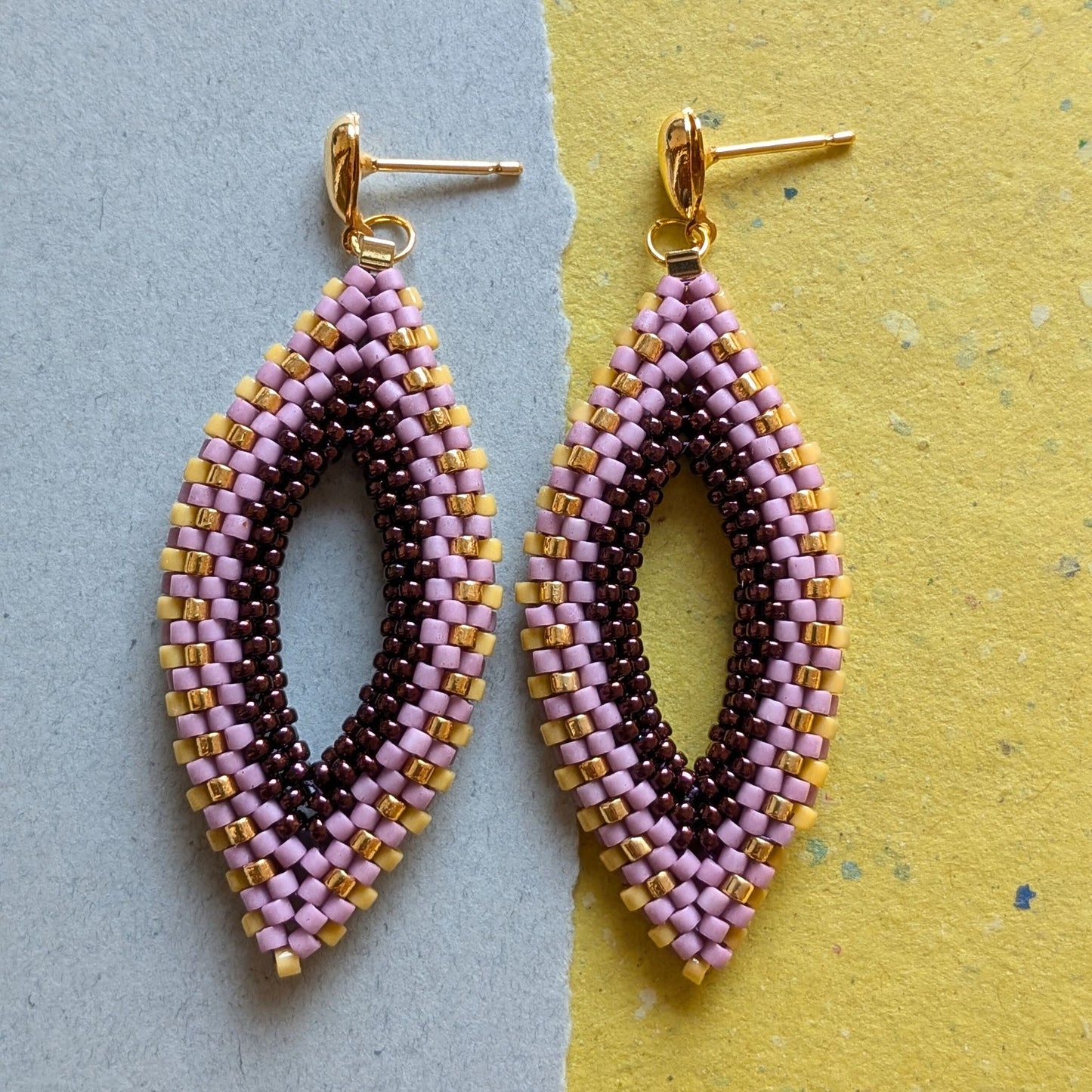 Blade øreringe – håndlavet elegance i perler