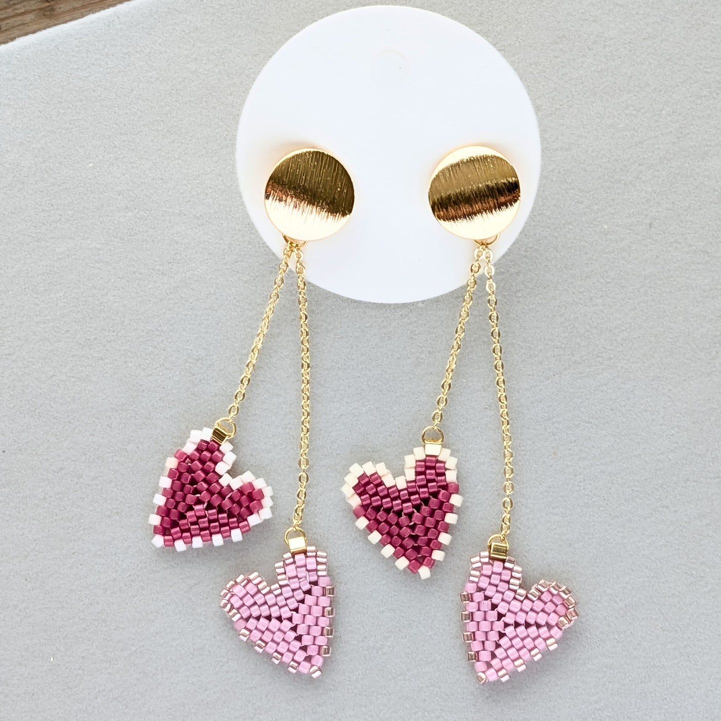 Amor øreringe – Hjerteformede Miyuki-øreringe i bevægelse