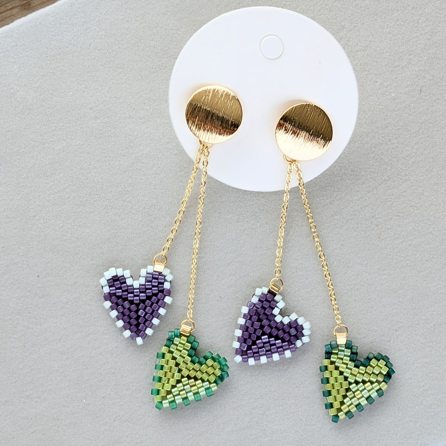 Amor øreringe – Hjerteformede Miyuki-øreringe i bevægelse