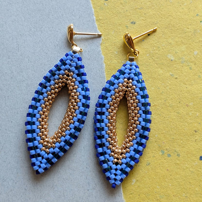 Blade øreringe – håndlavet elegance i perler