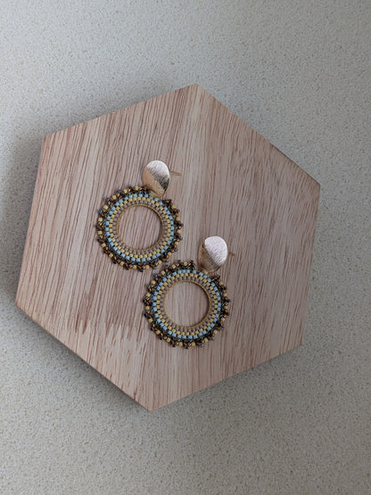 Harmoni øreringe – Lette mandala-øreringe med perler