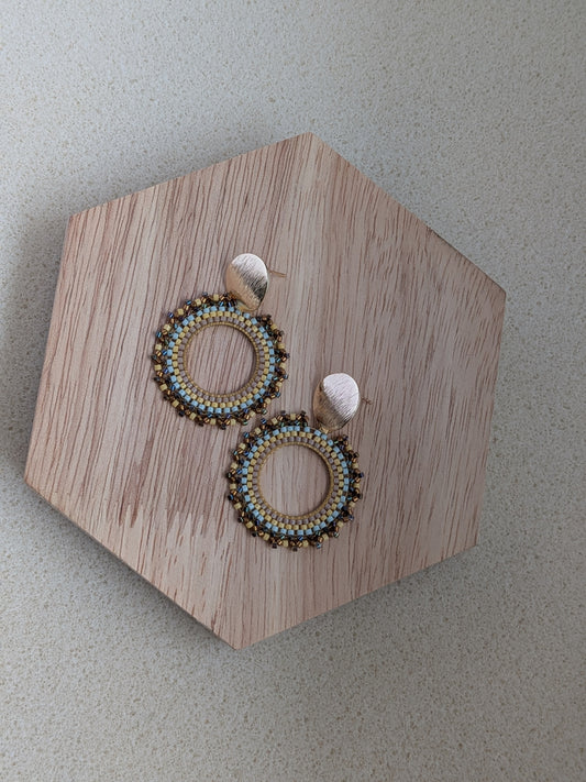 Harmoni øreringe – Lette mandala-øreringe med perler