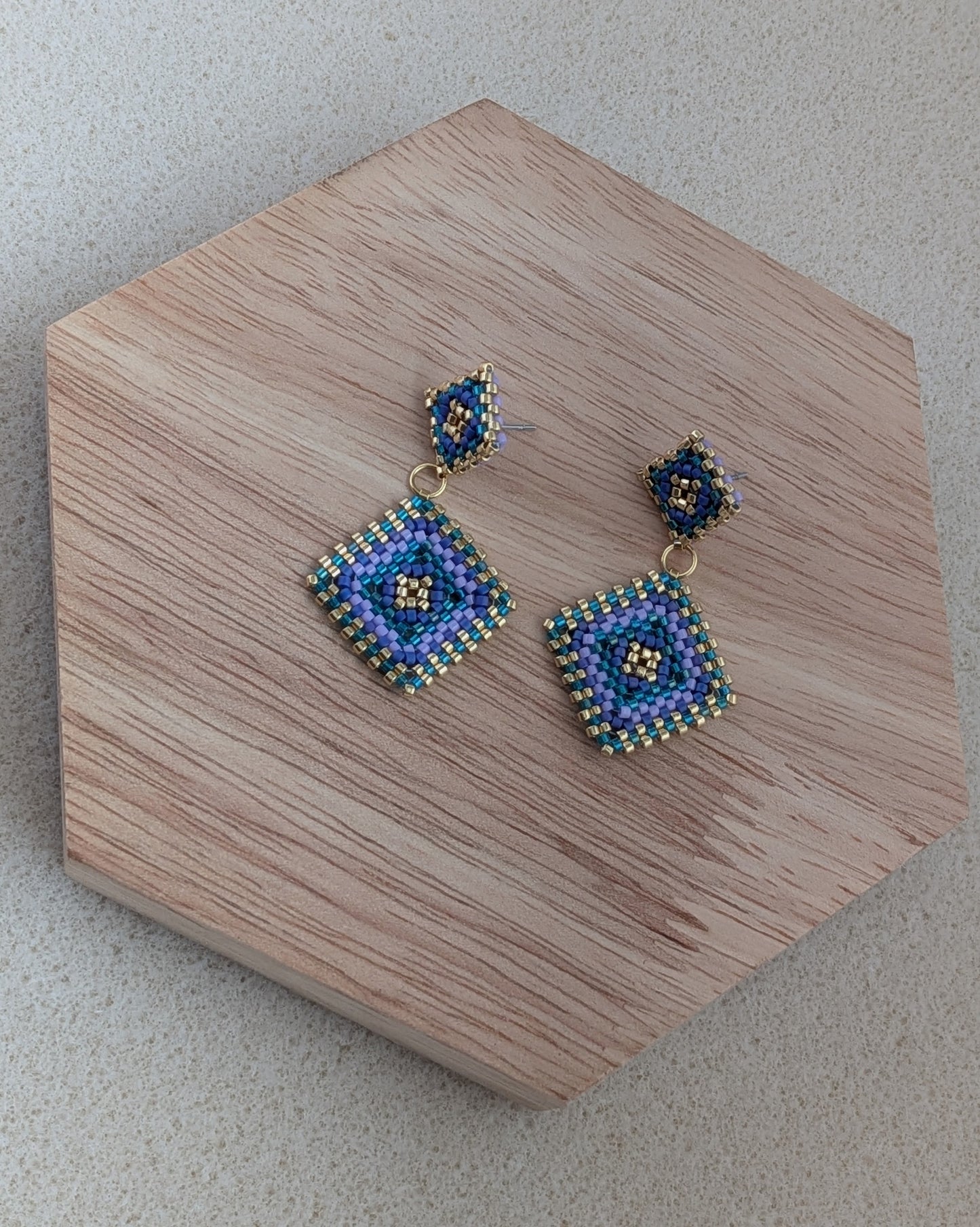 Diamantformede håndlavede øreringe med Miyuki-perler – Amelia