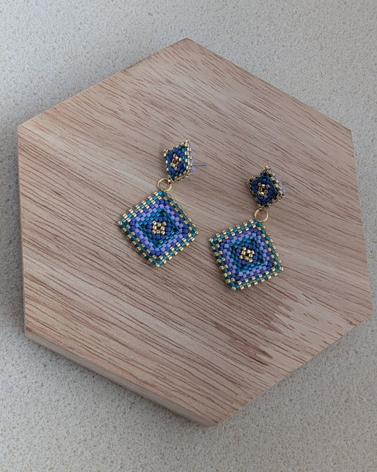 Amelia øreringe – Håndlavede øreringe i diamantform med Miyuki-perler