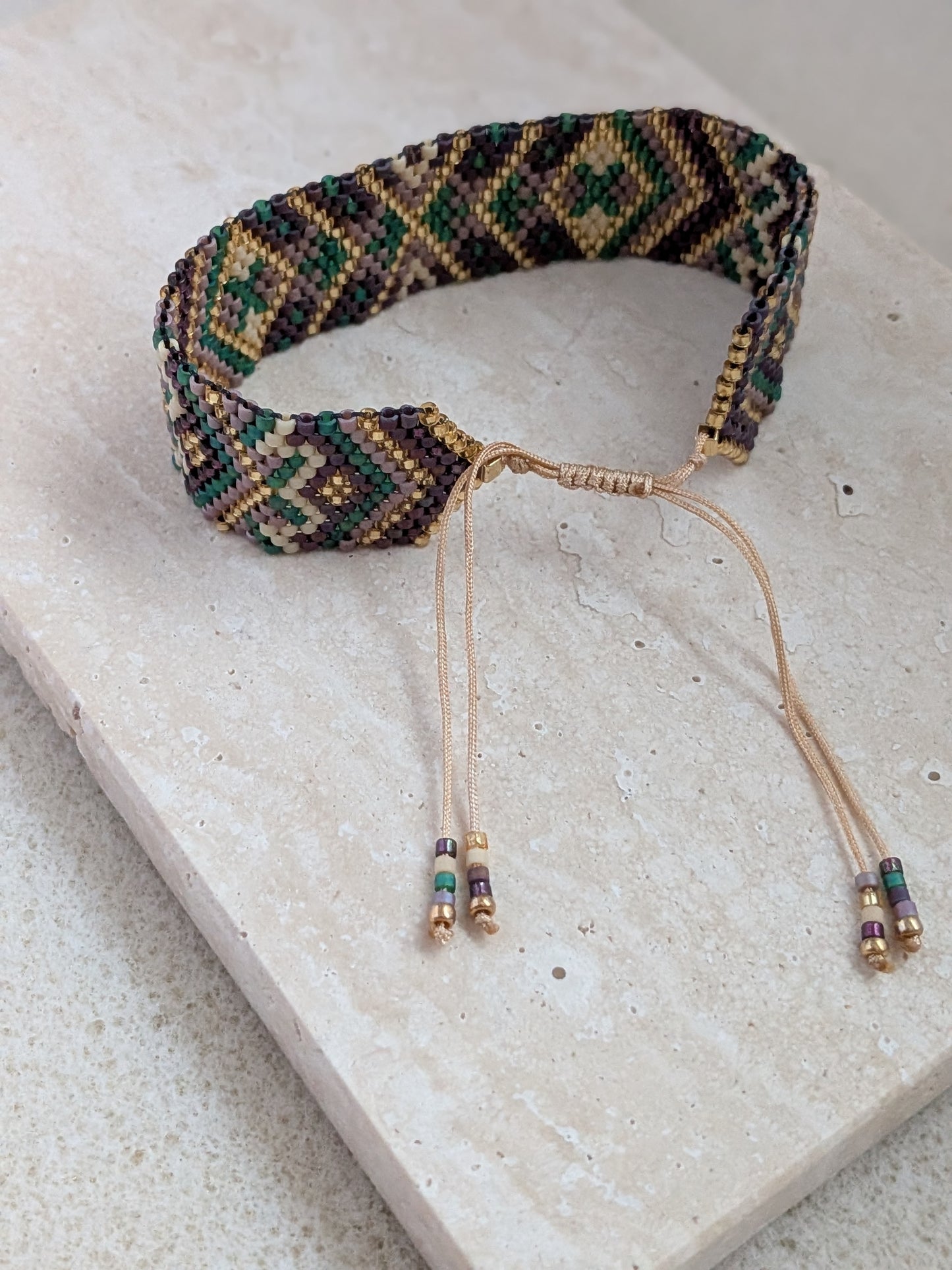 Linda – Håndvævet armbånd i telarteknik med justerbare modeller