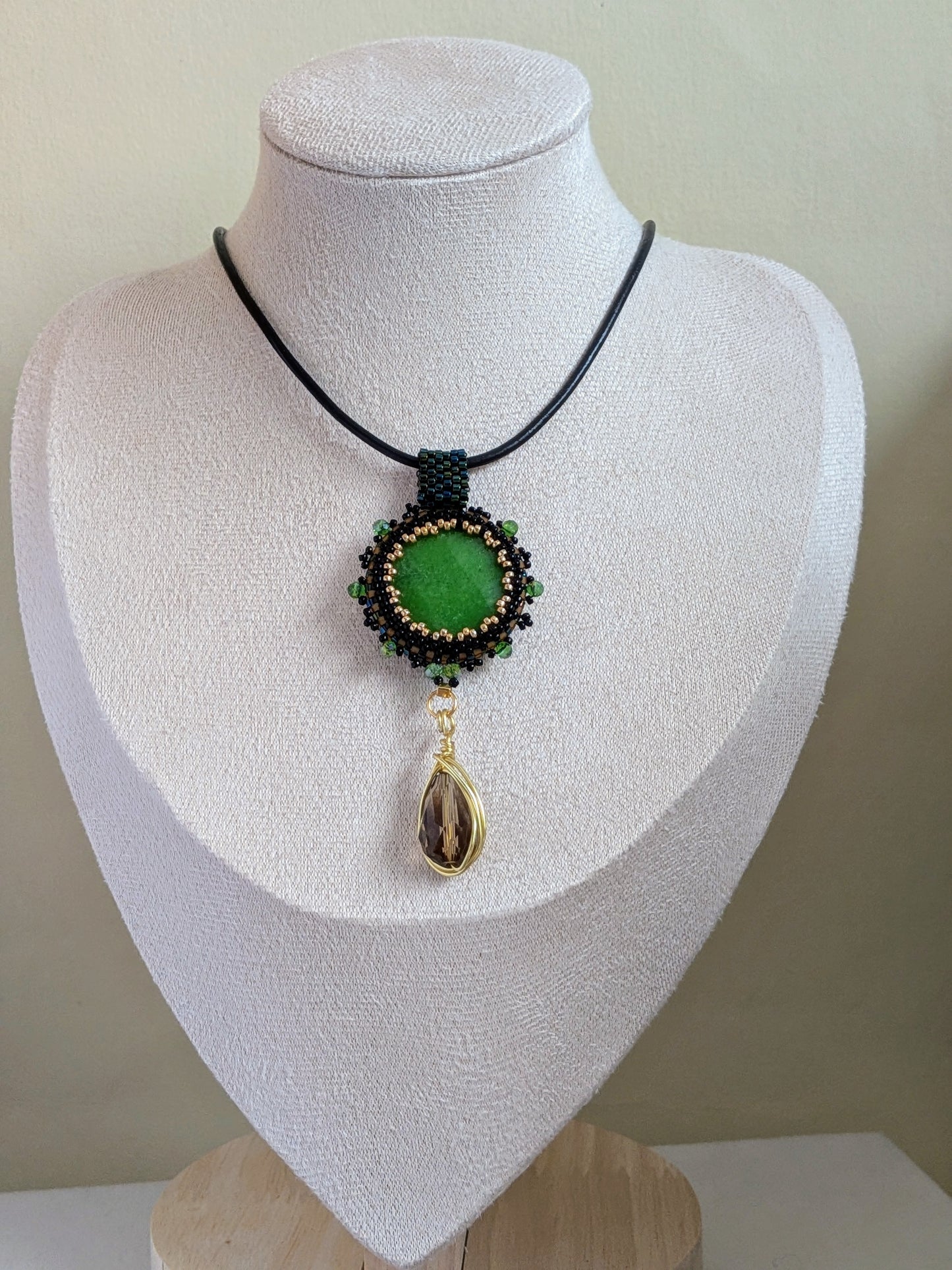 Cabochon halskæde – Håndlavet choker med krystal eller natursten