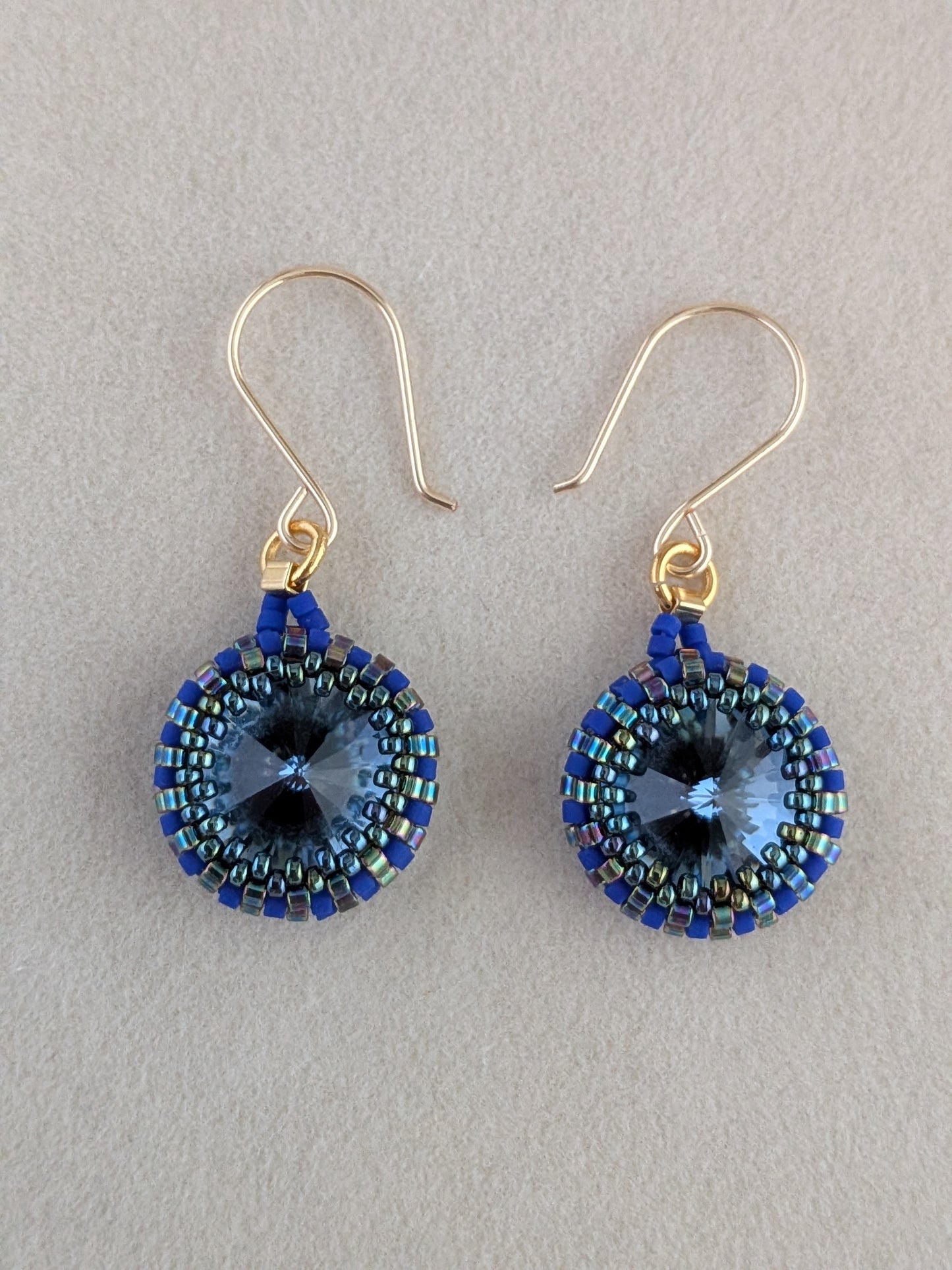 Kristaldrømme – Statement øreringe med krystal og Miyuki perler