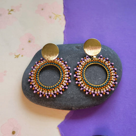 Harmoni øreringe – Lette mandala-øreringe med perler
